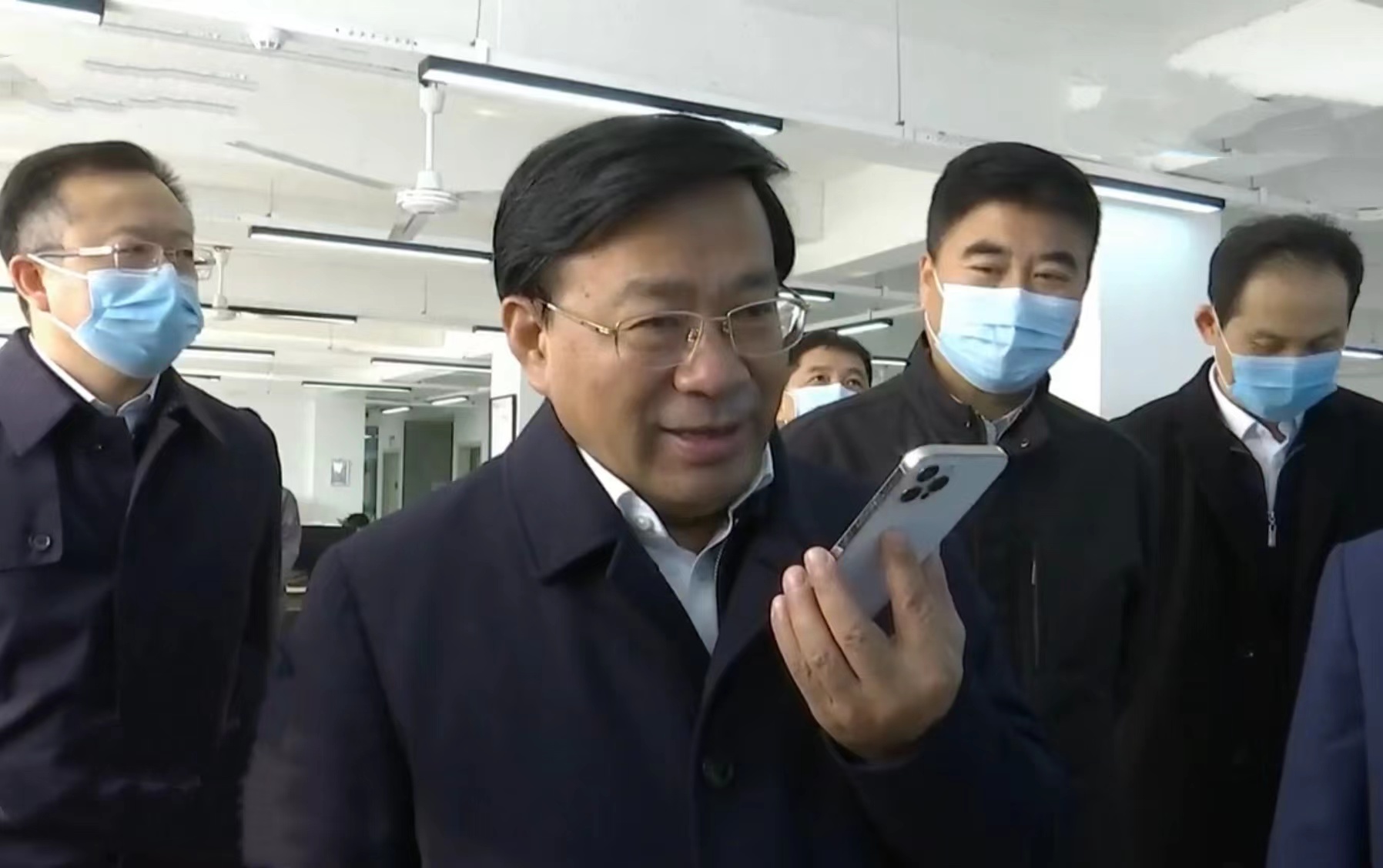 19 吉林省委副书记、省长韩俊莅临888电子官网伊通供热 2021.11.2.jpg
