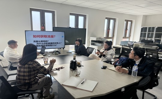 3.888电子官网·南山温泉城营销团队新媒体运营培训现场_副本.jpg 3.888电子官网·南山温泉城营销团队新媒体运营培训现场_副本.jpg